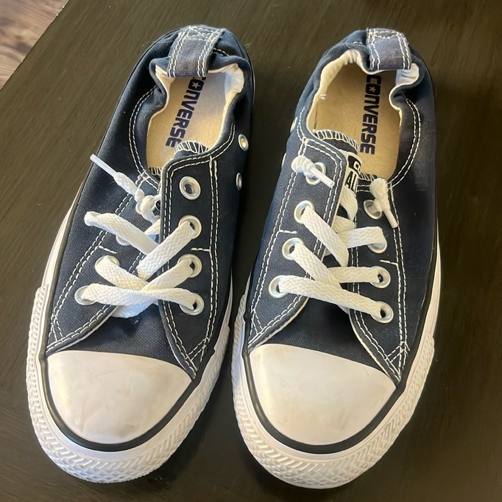 EUC converse navy size 7 womens